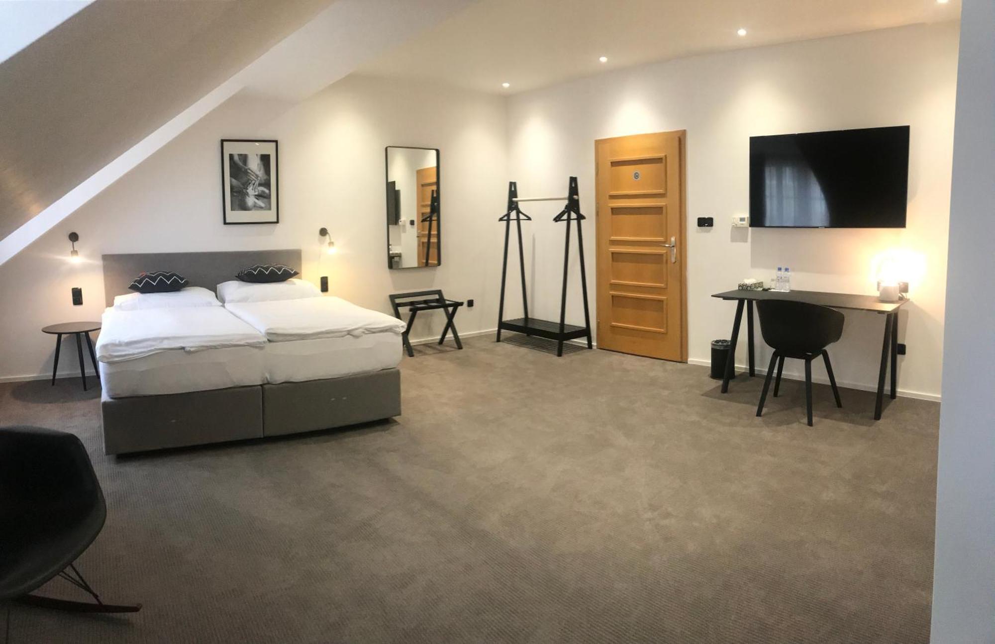 Rozmaryn Hotel B&B Раковник Экстерьер фото