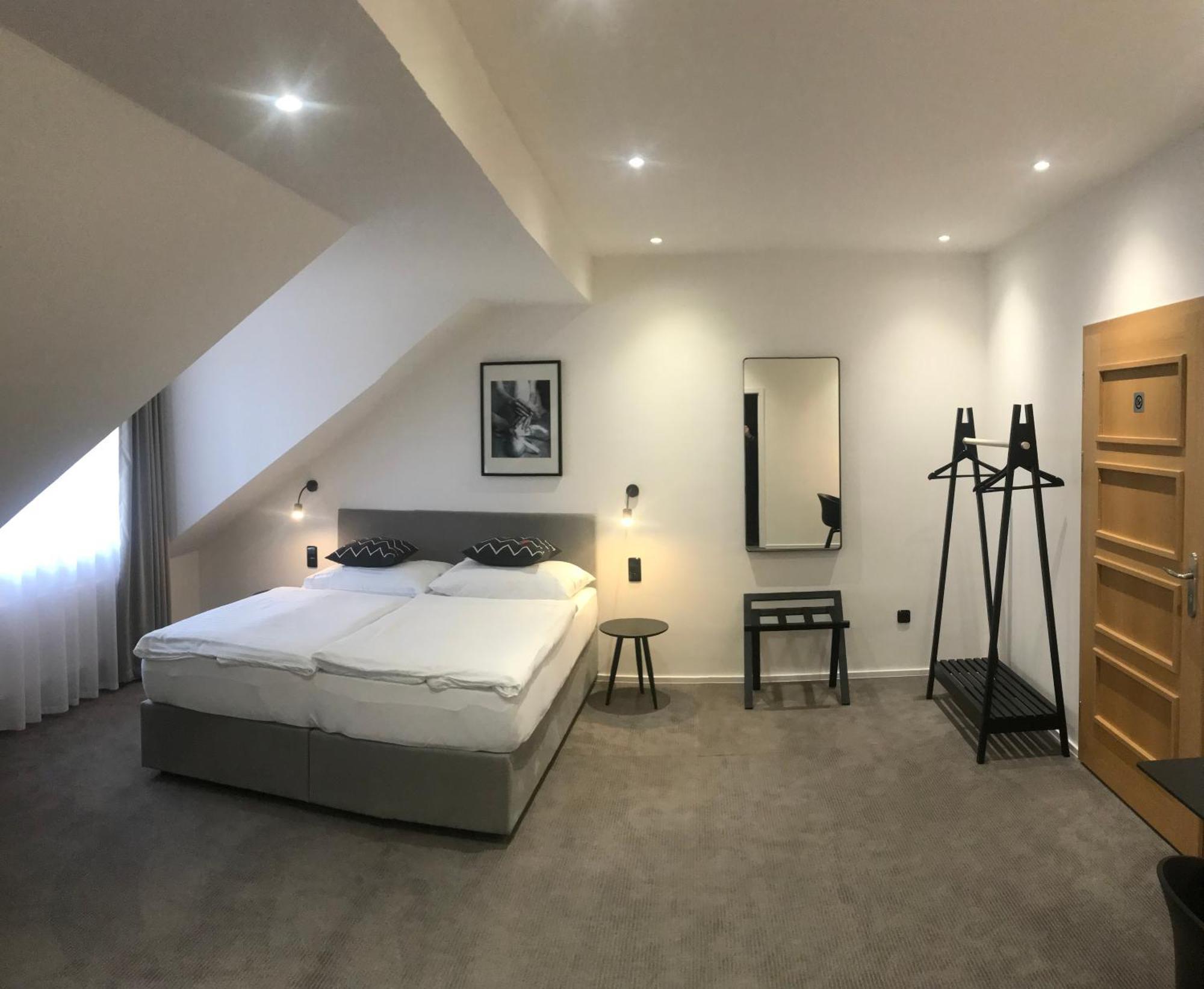 Rozmaryn Hotel B&B Раковник Экстерьер фото